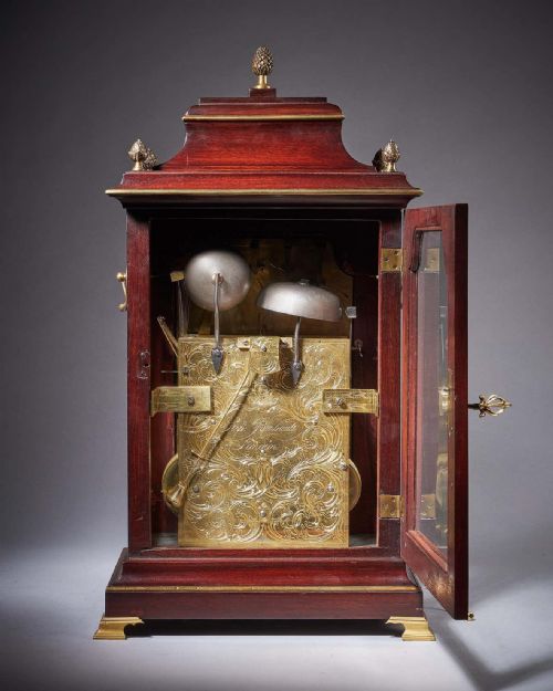18TH CENTURY GEORGE III MAHOGANY QUARTER STRIKING AUTOMATION BRACKET CLOCK BY STEPEN RIMBAULT - ADDITIONAL PHOTO 5