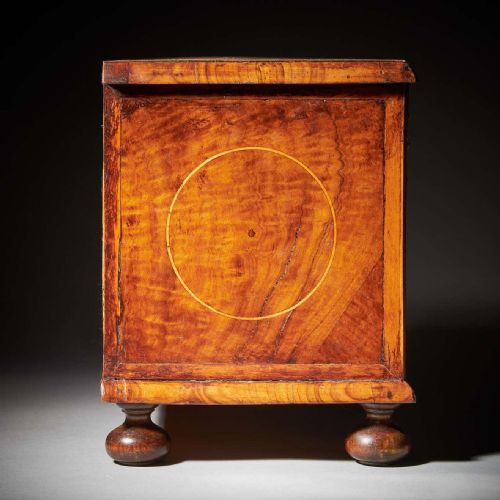 MINIATURE WILLIAM AND MARY DIMINUTIVE OLIVE OYSTER CHEST C16881702 - ADDITIONAL PHOTO 4