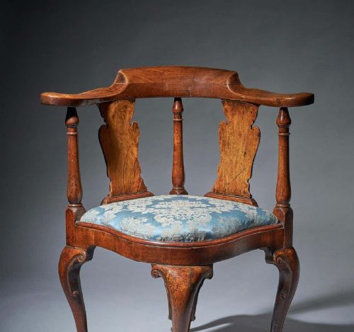 QUEEN ANNE PERIOD WALNUT CORNER CHAIR CIRCA 17021714 - ADDITIONAL PHOTO 3