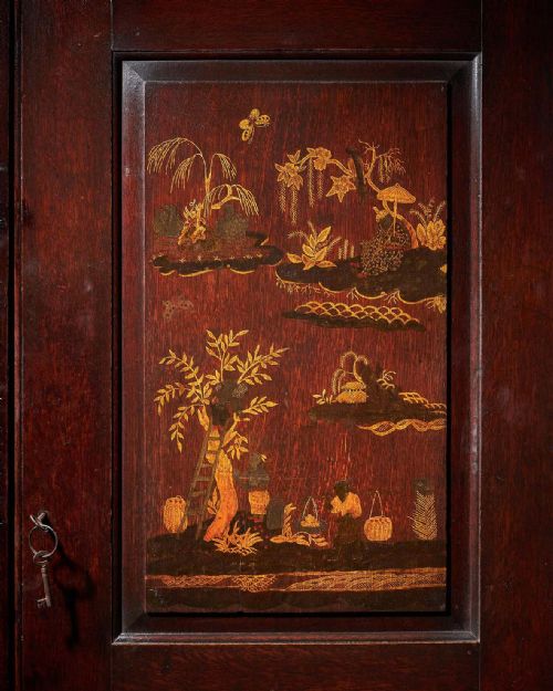 18TH CENTURY GEORGE III CHINOISERIE JAPANNED WARDROBE CHIPPENDALE PERIOD C1770 - ADDITIONAL PHOTO 5