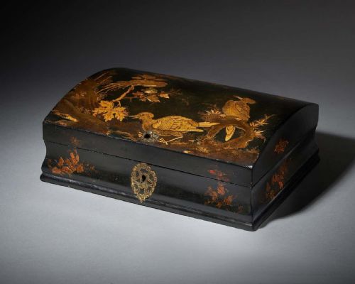 18TH CENTURY JAPANNED CHINOISERIE DOMETOPPED BOX CIRCA 17151725 - ADDITIONAL PHOTO 1