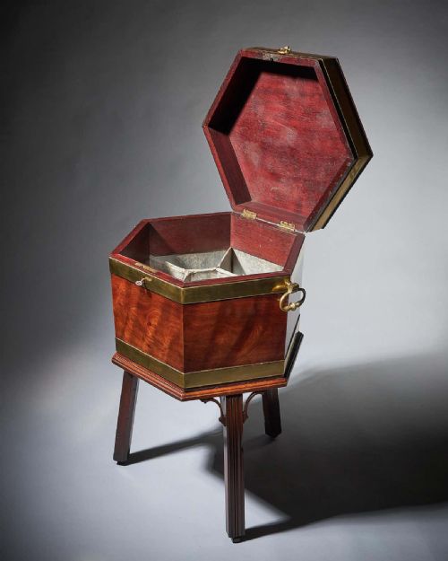 18TH CENTURY GEORGE III MAHOGANY WINE COOLER OR CELLARETTE - ADDITIONAL PHOTO 2