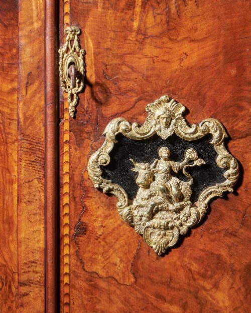 A MAGNIFICENT 18TH CENTURY STRIKING DUTCH AMSTERDAM BURR WALNUT LONGCASE CLOCK - ADDITIONAL PHOTO 4