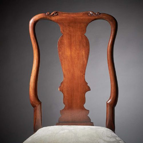 PAIR OF GEORGE I 18TH CENTURY CARVED MAHOGANY CHAIRS CIRCA 1720 - ADDITIONAL PHOTO 1