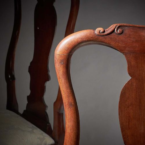 PAIR OF GEORGE I 18TH CENTURY CARVED MAHOGANY CHAIRS CIRCA 1720 - ADDITIONAL PHOTO 4