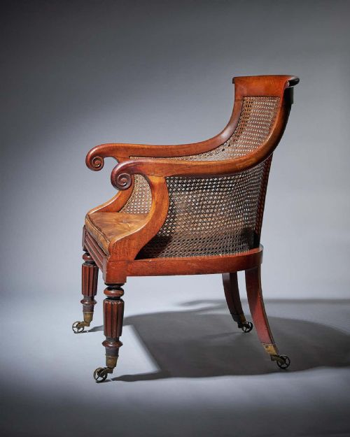 EARLY WILLIAM IV MAHOGANY BERGRE ARMCHAIR OF LARGE SCALE WITH ORIGINAL LEATHER - ADDITIONAL PHOTO 1