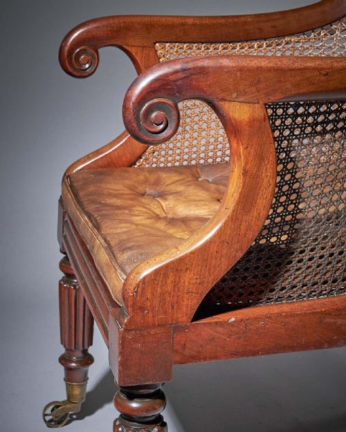 EARLY WILLIAM IV MAHOGANY BERGRE ARMCHAIR OF LARGE SCALE WITH ORIGINAL LEATHER - ADDITIONAL PHOTO 5