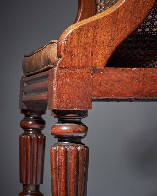 EARLY WILLIAM IV MAHOGANY BERGRE ARMCHAIR OF LARGE SCALE WITH ORIGINAL LEATHER - ADDITIONAL PHOTO 10