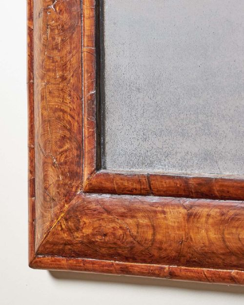 EXTREMELY LARGE WILLIAM AND MARY 17TH CENTURY OLIVE OYSTER CUSHION MIRROR C1690 - ADDITIONAL PHOTO 3