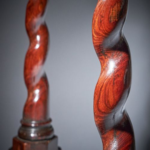 PAIR OF 17TH CENTURY KINGWOOD CHARLES II PARQUETRY TORCHIERES CIRCA 1660 - ADDITIONAL PHOTO 3
