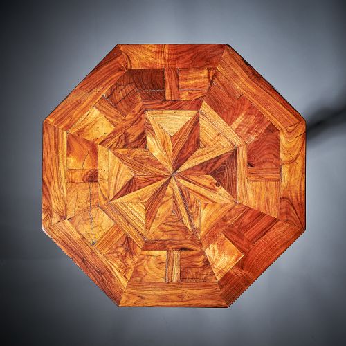 PAIR OF 17TH CENTURY KINGWOOD CHARLES II PARQUETRY TORCHIERES CIRCA 1660 - ADDITIONAL PHOTO 6