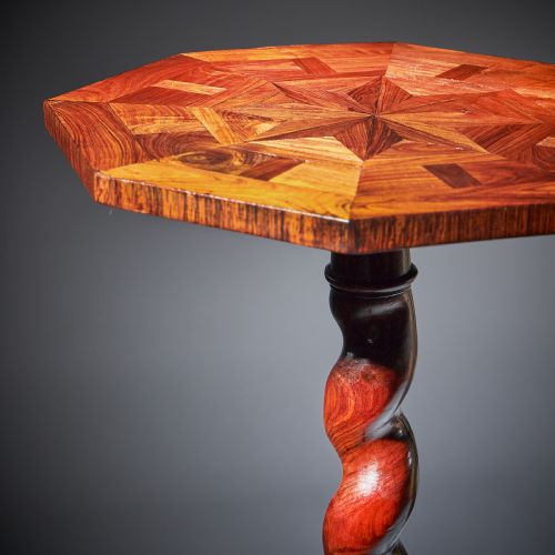 PAIR OF 17TH CENTURY KINGWOOD CHARLES II PARQUETRY TORCHIERES CIRCA 1660 - ADDITIONAL PHOTO 9