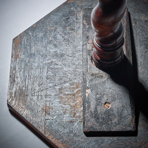 PAIR OF 17TH CENTURY KINGWOOD CHARLES II PARQUETRY TORCHIERES CIRCA 1660 - ADDITIONAL PHOTO 17