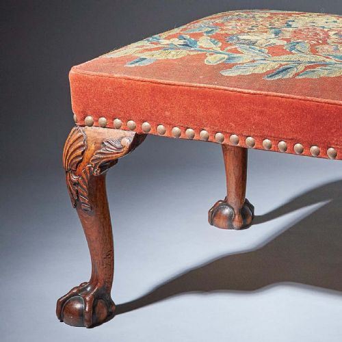 18TH CENTURY GEORGE II BALL AND CLAW WALNUT STOOL ON CABRIOLE LEG CIRCA 1730 - ADDITIONAL PHOTO 9