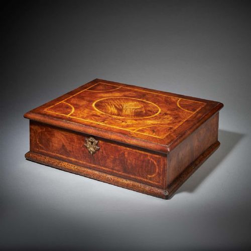 a rare figured walnut queen anne george i lace box circa 17001720 - CATEGORY: ANTIQUE BOXES - DATED 18TH CENTURY