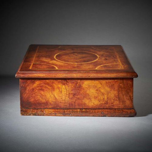 A RARE FIGURED WALNUT QUEEN ANNE GEORGE I LACE BOX CIRCA 17001720 - ADDITIONAL PHOTO 2
