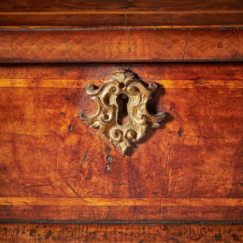 A RARE FIGURED WALNUT QUEEN ANNE GEORGE I LACE BOX CIRCA 17001720 - ADDITIONAL PHOTO 4