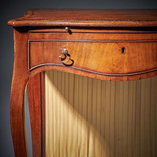 18TH CENTURY GEORGE III CHIPPENDALE MAHOGANY AND TULIPWOOD WRITING TABLE C1770 - ADDITIONAL PHOTO 4