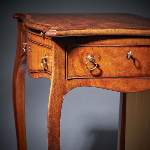 18TH CENTURY GEORGE III CHIPPENDALE MAHOGANY AND TULIPWOOD WRITING TABLE C1770 - ADDITIONAL PHOTO 5
