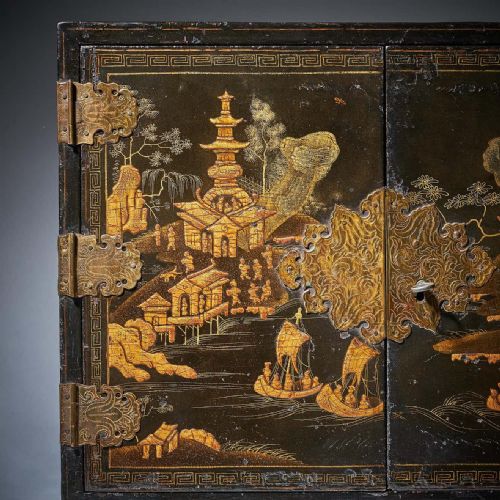 18TH CENTURY CHINESE EXPORT LACQUER CHINOISERIE TABLE CABINET - ADDITIONAL PHOTO 4