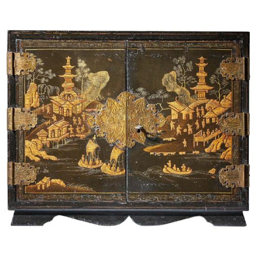 18TH CENTURY CHINESE EXPORT LACQUER CHINOISERIE TABLE CABINET - ADDITIONAL PHOTO 8