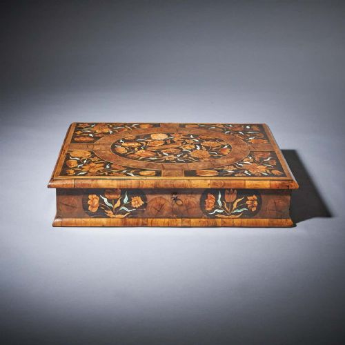 17TH CENTURY MUSEUM GRADE WILLIAM AND MARY OLIVE OYSTER MARQUETRY LACE BOX - ADDITIONAL PHOTO 1