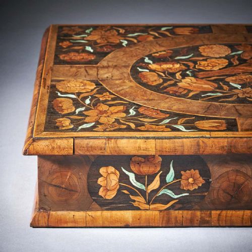 17TH CENTURY MUSEUM GRADE WILLIAM AND MARY OLIVE OYSTER MARQUETRY LACE BOX - ADDITIONAL PHOTO 3