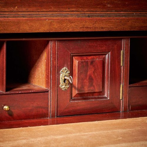 18THCENTURY GEORGE II MAHOGANY SECRETAIRE LINEN PRESS ATTRIBUTEDGILES GRENDEY - ADDITIONAL PHOTO 6