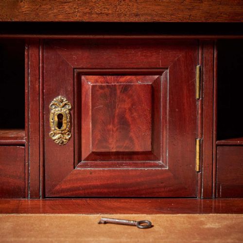 18THCENTURY GEORGE II MAHOGANY SECRETAIRE LINEN PRESS ATTRIBUTEDGILES GRENDEY - ADDITIONAL PHOTO 8