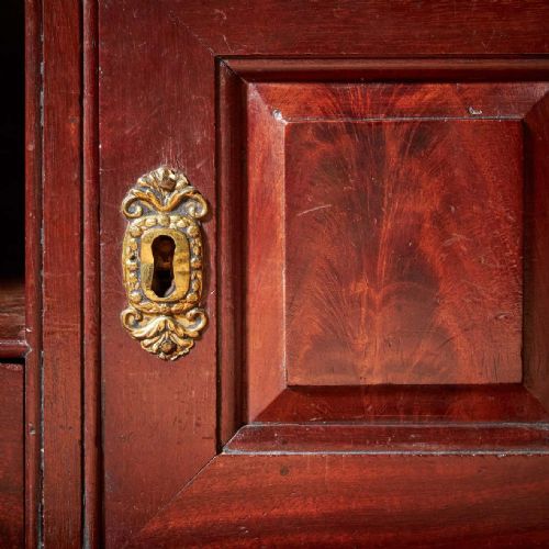 18THCENTURY GEORGE II MAHOGANY SECRETAIRE LINEN PRESS ATTRIBUTEDGILES GRENDEY - ADDITIONAL PHOTO 9