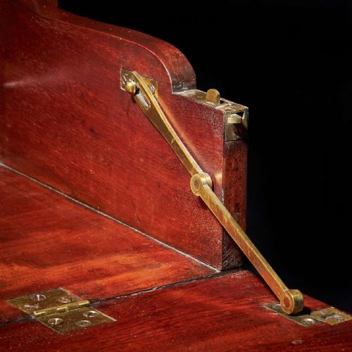 18THCENTURY GEORGE II MAHOGANY SECRETAIRE LINEN PRESS ATTRIBUTEDGILES GRENDEY - ADDITIONAL PHOTO 10