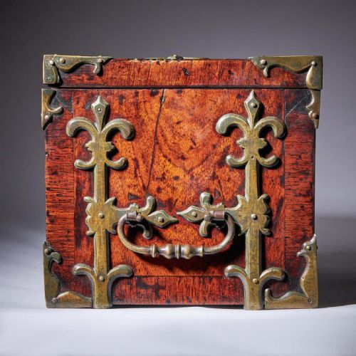 17TH CENTURY WILLIAM MARY WALNUT STRONGBOX OR COFFRE FORT CIRCA 16801700 - ADDITIONAL PHOTO 6