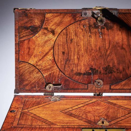 17TH CENTURY WILLIAM MARY WALNUT STRONGBOX OR COFFRE FORT CIRCA 16801700 - ADDITIONAL PHOTO 7