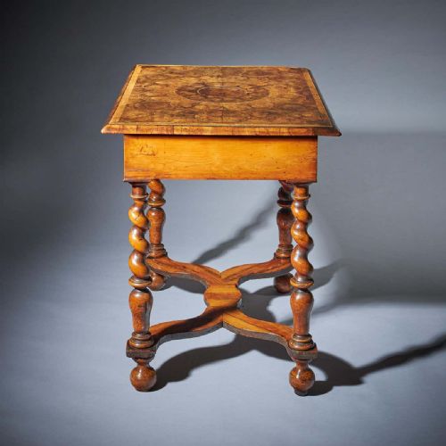 17TH CENTURY WILLIAM AND MARY OLIVE OYSTER TABLE CIRCA 16801700 - ADDITIONAL PHOTO 1