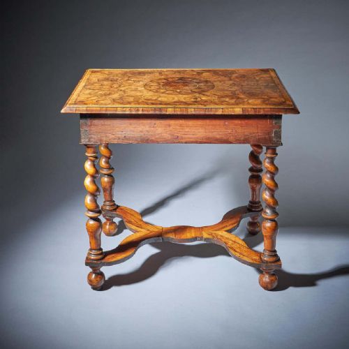 17TH CENTURY WILLIAM AND MARY OLIVE OYSTER TABLE CIRCA 16801700 - ADDITIONAL PHOTO 6