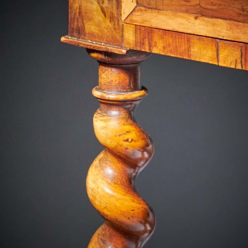 17TH CENTURY WILLIAM AND MARY OLIVE OYSTER TABLE CIRCA 16801700 - ADDITIONAL PHOTO 10