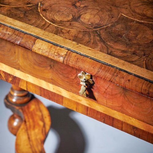 17TH CENTURY WILLIAM AND MARY OLIVE OYSTER TABLE CIRCA 16801700 - ADDITIONAL PHOTO 14