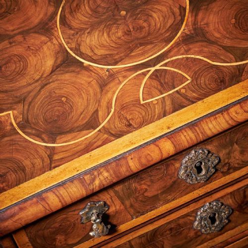MINIATURE WILLIAM AND MARY 17TH CENTURY DIMINUTIVE OLIVE OYSTER CHEST C1690 - ADDITIONAL PHOTO 7