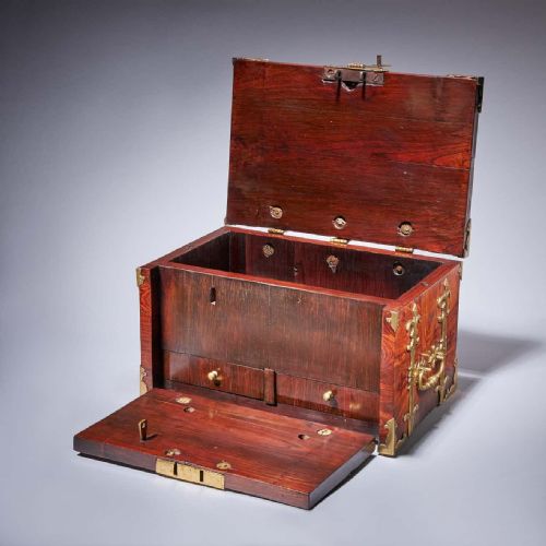17TH C DIMINUTIVE WILLIAM AND MARY KINGWOOD STRONGBOX OR COFFRE FORT C 1690 - ADDITIONAL PHOTO 4
