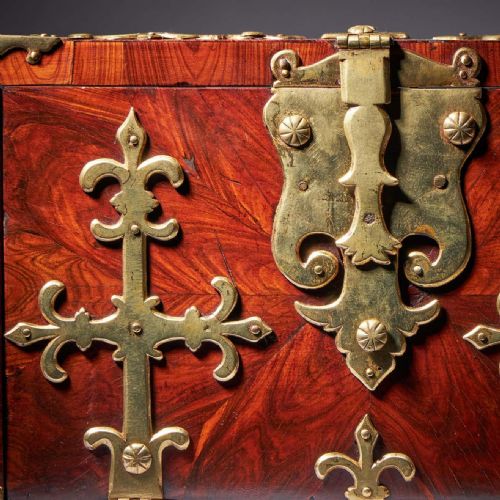 17TH C DIMINUTIVE WILLIAM AND MARY KINGWOOD STRONGBOX OR COFFRE FORT C 1690 - ADDITIONAL PHOTO 8