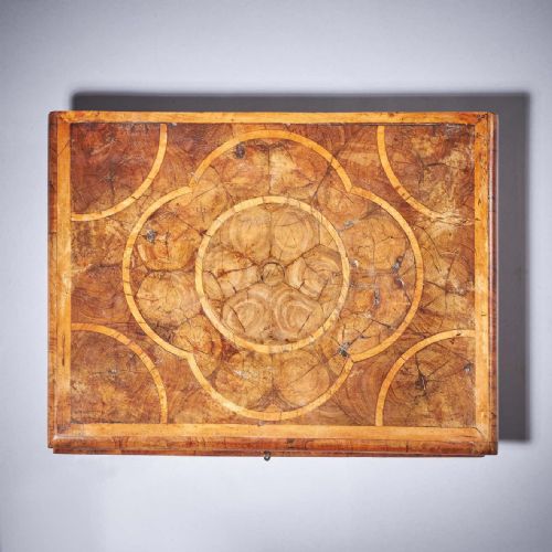 17TH CENTURY WILLIAM AND MARY OLIVE OYSTER LACE BOX CIRCA 16801700 - ADDITIONAL PHOTO 3
