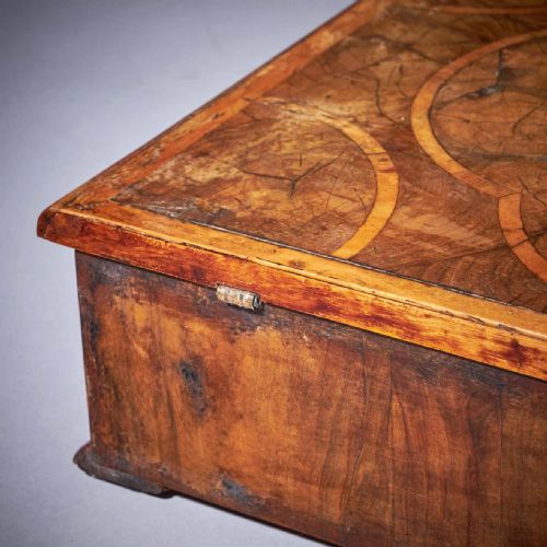 17TH CENTURY WILLIAM AND MARY OLIVE OYSTER LACE BOX CIRCA 16801700 - ADDITIONAL PHOTO 12