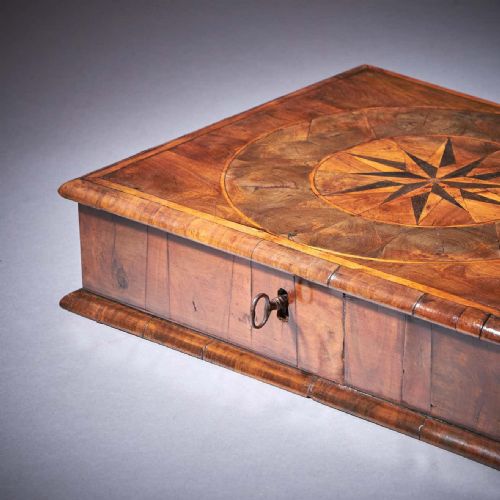 17TH CENTURY LATE STUART PERIOD DIMINUTIVE OLIVE OYSTER LACE BOX - ADDITIONAL PHOTO 7