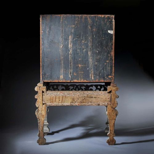 17TH CENTURY WILLIAM AND MARY JAPANNED CABINET ON ORIGINAL SILVER GILT STAND - ADDITIONAL PHOTO 4