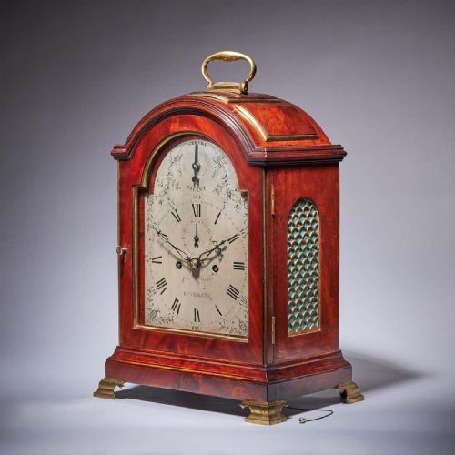 18TH CENTURY GEORGE III FIGURED MAHOGANY THREE PAD STRICKING BRACKET CLOCK - ADDITIONAL PHOTO 2