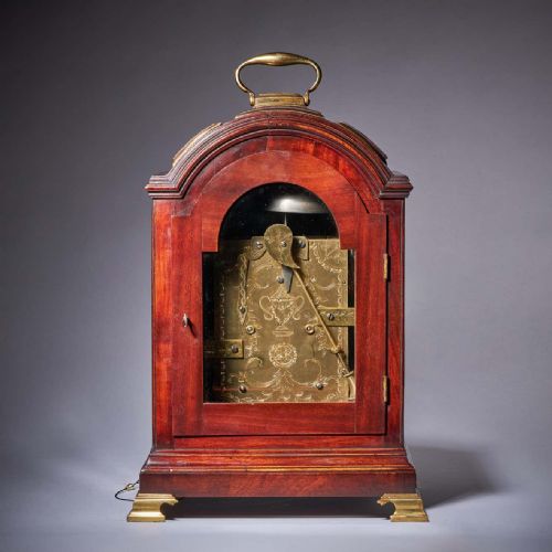 18TH CENTURY GEORGE III FIGURED MAHOGANY THREE PAD STRICKING BRACKET CLOCK - ADDITIONAL PHOTO 3