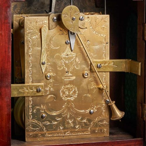 18TH CENTURY GEORGE III FIGURED MAHOGANY THREE PAD STRICKING BRACKET CLOCK - ADDITIONAL PHOTO 7