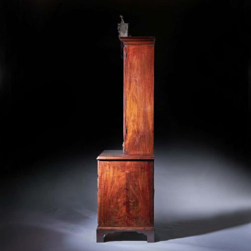 A GEORGE II IRISH MAHOGANY SECRETAIRE KNEEHOLE BOOKCASE ATT C HEARN - ADDITIONAL PHOTO 3