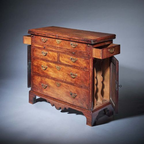 unique 18th century george ii 'dummy' fronted mahogany bachelors chest - CATEGORY: ANTIQUE CHEST OF DRAWERS - DATED 18TH CENTURY