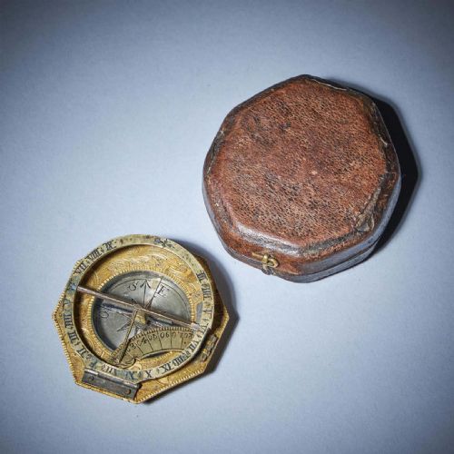 18TH CENTURY GILT BRASS AND SILVER POCKET OR MINIATURE SUNDIAL COMPASS WITH CASE - ADDITIONAL PHOTO 3